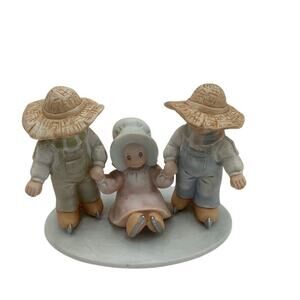 Homco Circle of Friends "Love Lifted Me" Porcelain Figurine 1990s